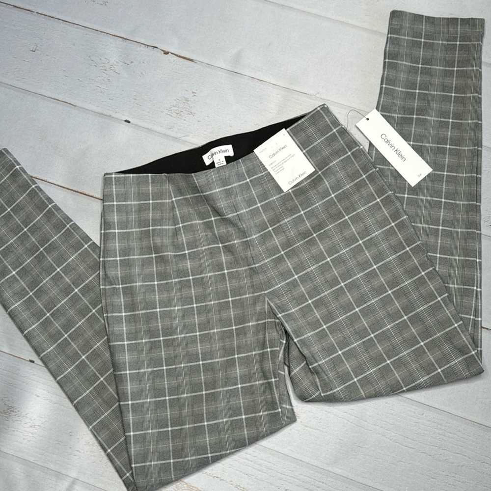 NWT - Calvin Klein - Skinny Pants - size 8